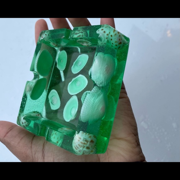 Seashells Resin Ashtray! - Picture 4 of 4